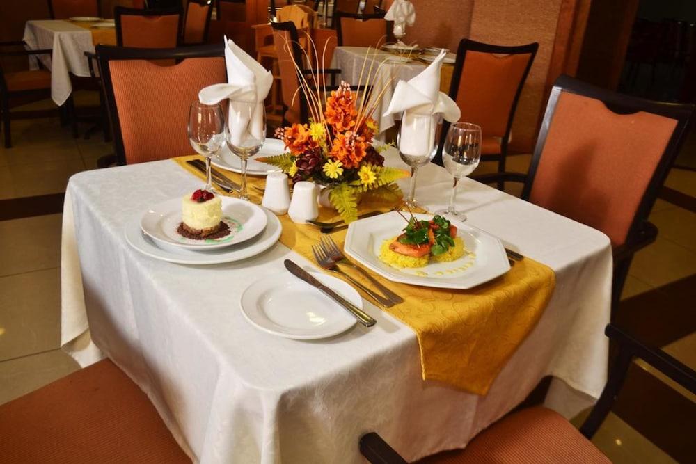 Hotel Diego De Almagro อารีกา ภายนอก รูปภาพ